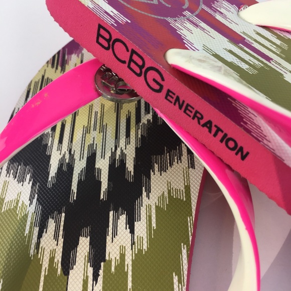BCBGENERATION  flip flop NWOT size 8 - Picture 3 of 5